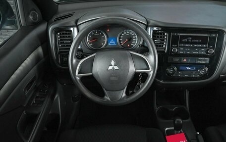 Mitsubishi Outlander III рестайлинг 3, 2012 год, 1 400 000 рублей, 11 фотография