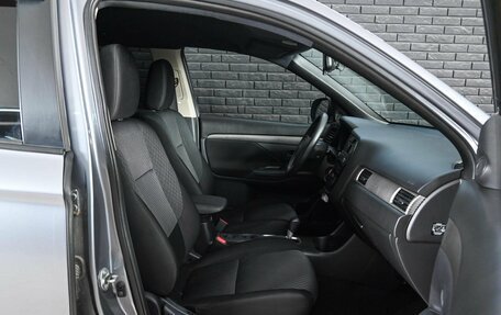 Mitsubishi Outlander III рестайлинг 3, 2012 год, 1 400 000 рублей, 13 фотография