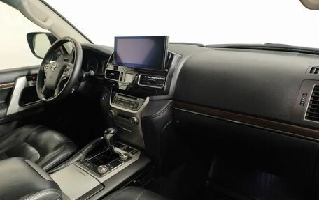 Toyota Land Cruiser 200, 2016 год, 5 170 000 рублей, 14 фотография
