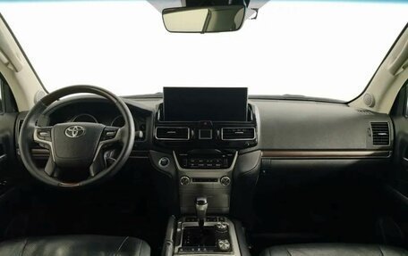 Toyota Land Cruiser 200, 2016 год, 5 170 000 рублей, 12 фотография