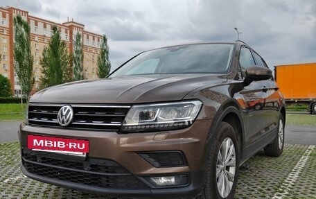 Volkswagen Tiguan II, 2019 год, 1 790 000 рублей, 3 фотография
