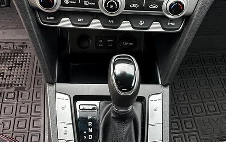 Hyundai Elantra VI рестайлинг, 2019 год, 1 430 000 рублей, 9 фотография