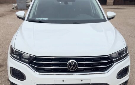 Volkswagen T-Roc I, 2022 год, 1 600 000 рублей, 2 фотография