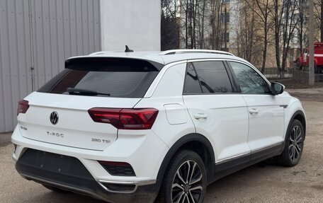 Volkswagen T-Roc I, 2022 год, 1 600 000 рублей, 5 фотография