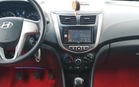 Hyundai Solaris II рестайлинг, 2012 год, 730 000 рублей, 6 фотография