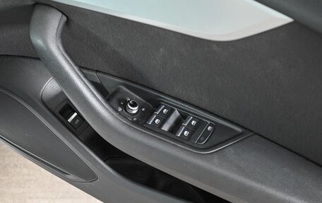Audi A4, 2017 год, 2 100 000 рублей, 14 фотография