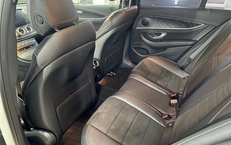 Mercedes-Benz E-Класс, 2020 год, 4 100 000 рублей, 6 фотография