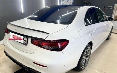 Mercedes-Benz E-Класс, 2020 год, 4 100 000 рублей, 4 фотография