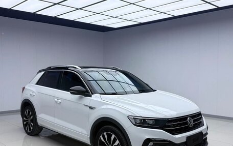 Volkswagen T-Roc I, 2023 год, 2 199 000 рублей, 1 фотография