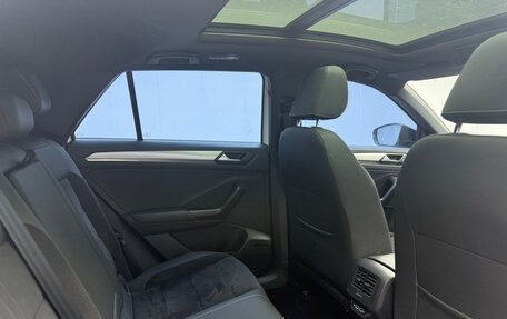 Volkswagen T-Roc I, 2023 год, 2 199 000 рублей, 19 фотография