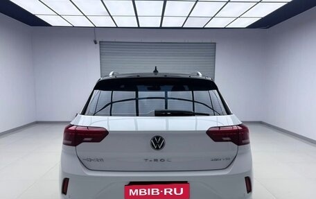 Volkswagen T-Roc I, 2023 год, 2 199 000 рублей, 5 фотография