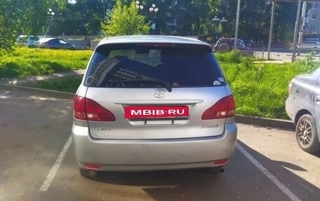 Toyota Ipsum II, 2002 год, 870 000 рублей, 2 фотография