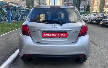 Toyota Yaris III рестайлинг, 2016 год, 860 000 рублей, 4 фотография
