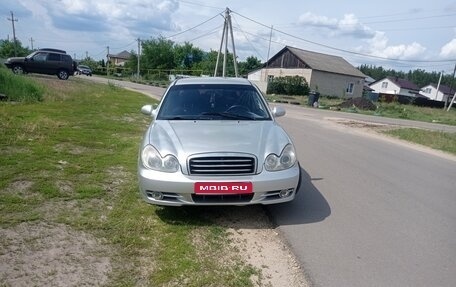 Hyundai Sonata IV рестайлинг, 2005 год, 210 000 рублей, 1 фотография