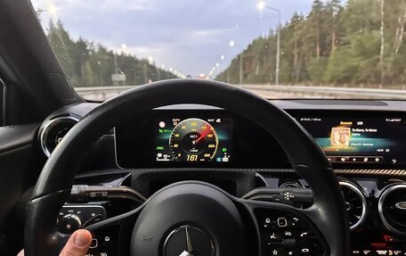 Mercedes-Benz A-Класс, 2018 год, 2 000 000 рублей, 6 фотография