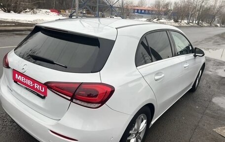 Mercedes-Benz A-Класс, 2018 год, 2 000 000 рублей, 3 фотография
