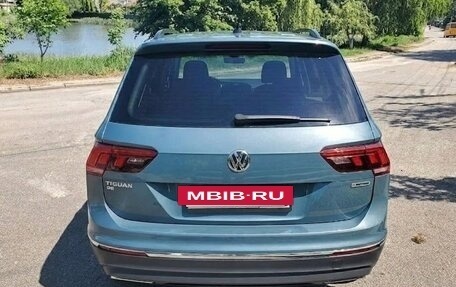 Volkswagen Tiguan II, 2020 год, 2 267 000 рублей, 3 фотография