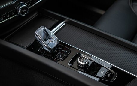 Volvo XC60 II, 2025 год, 9 000 000 рублей, 17 фотография