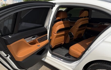 BMW 7 серия, 2021 год, 7 150 000 рублей, 20 фотография