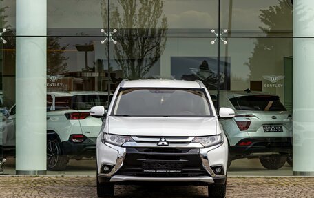 Mitsubishi Outlander III рестайлинг 3, 2017 год, 1 495 000 рублей, 2 фотография
