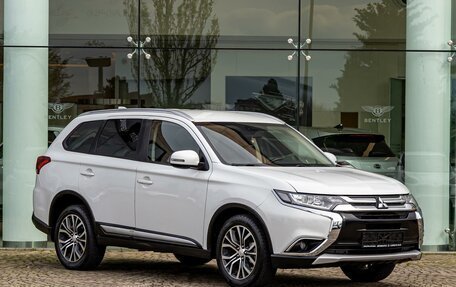 Mitsubishi Outlander III рестайлинг 3, 2017 год, 1 495 000 рублей, 3 фотография