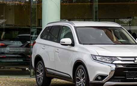 Mitsubishi Outlander III рестайлинг 3, 2017 год, 1 495 000 рублей, 7 фотография