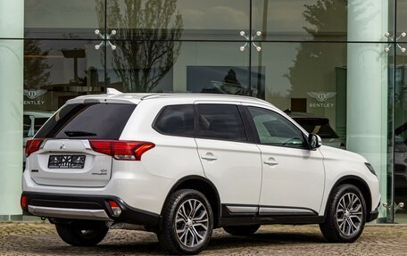 Mitsubishi Outlander III рестайлинг 3, 2017 год, 1 495 000 рублей, 6 фотография