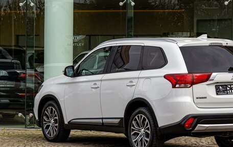 Mitsubishi Outlander III рестайлинг 3, 2017 год, 1 495 000 рублей, 9 фотография