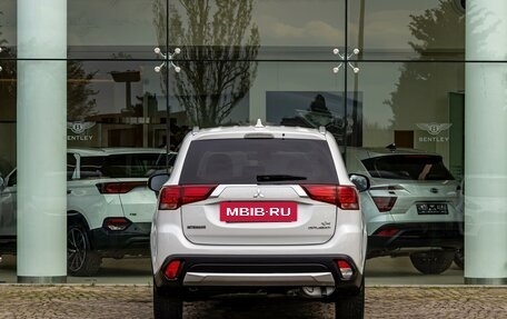 Mitsubishi Outlander III рестайлинг 3, 2017 год, 1 495 000 рублей, 5 фотография