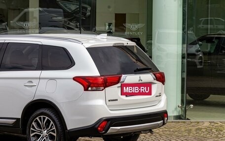 Mitsubishi Outlander III рестайлинг 3, 2017 год, 1 495 000 рублей, 10 фотография