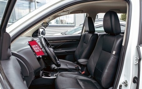 Mitsubishi Outlander III рестайлинг 3, 2017 год, 1 495 000 рублей, 11 фотография