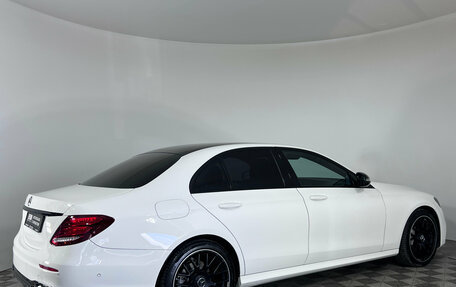 Mercedes-Benz E-Класс, 2017 год, 3 750 000 рублей, 5 фотография
