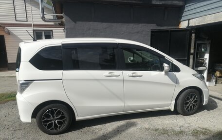 Honda Freed I, 2011 год, 820 000 рублей, 3 фотография
