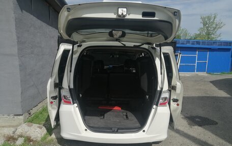 Honda Freed I, 2011 год, 820 000 рублей, 4 фотография
