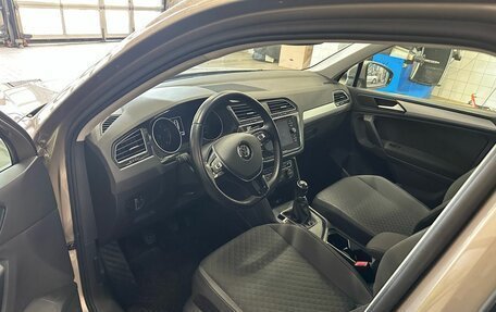 Volkswagen Tiguan II, 2019 год, 2 350 000 рублей, 4 фотография