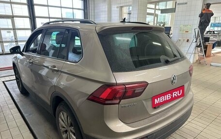 Volkswagen Tiguan II, 2019 год, 2 350 000 рублей, 3 фотография