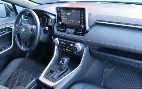 Toyota RAV4, 2021 год, 3 119 000 рублей, 11 фотография