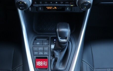 Toyota RAV4, 2021 год, 3 119 000 рублей, 10 фотография