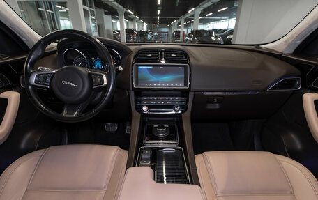 Jaguar F-Pace, 2018 год, 3 190 000 рублей, 8 фотография