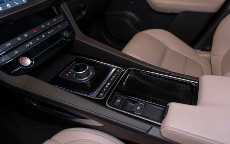 Jaguar F-Pace, 2018 год, 3 190 000 рублей, 14 фотография