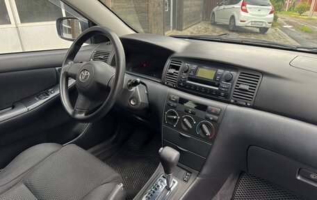 Toyota Corolla, 2004 год, 670 000 рублей, 2 фотография