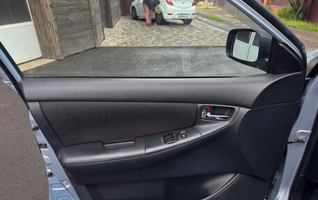 Toyota Corolla, 2004 год, 670 000 рублей, 10 фотография