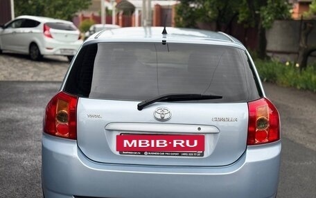 Toyota Corolla, 2004 год, 670 000 рублей, 4 фотография