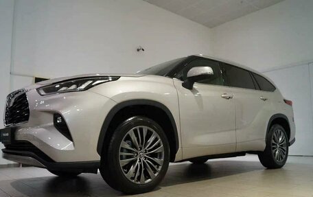 Toyota Highlander, 2025 год, 5 600 000 рублей, 1 фотография