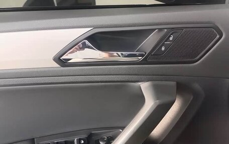 Volkswagen Tiguan II, 2021 год, 1 400 173 рублей, 3 фотография