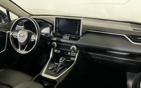 Toyota RAV4, 2020 год, 3 249 000 рублей, 10 фотография