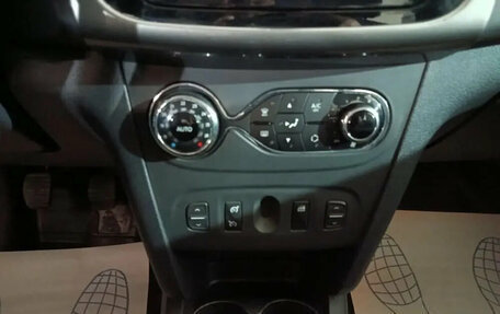 Renault Sandero II рестайлинг, 2017 год, 950 000 рублей, 12 фотография