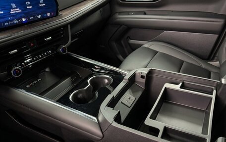 Chevrolet Tahoe IV, 2025 год, 13 880 000 рублей, 25 фотография