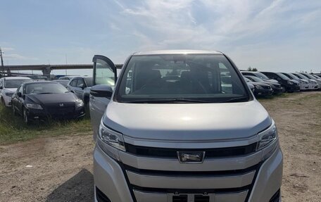 Toyota Noah III, 2021 год, 2 100 000 рублей, 2 фотография