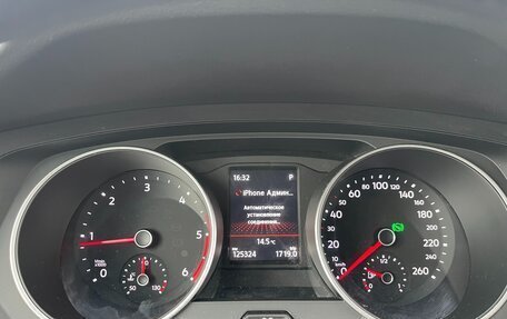Volkswagen Tiguan II, 2018 год, 2 650 000 рублей, 19 фотография